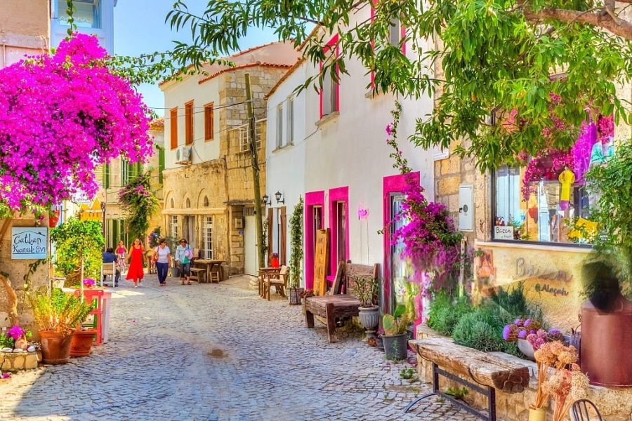 ALAÇATI TURU
